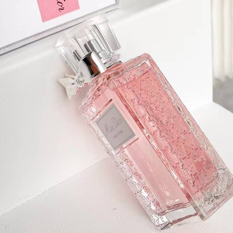 Hot Miss ROSE N'ROSES Apa de toaleta Cadou de sarbatoare Femei 100 ml Cuplu Durabil Parfum atractiv Spray Parfum de flori proaspete_voghion.com