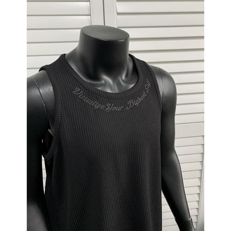 Gilet épais brodé de style américain pour homme, idéal pour l'été, avec une texture fraîche et un t-shirt sans manches rayé._voghion.com