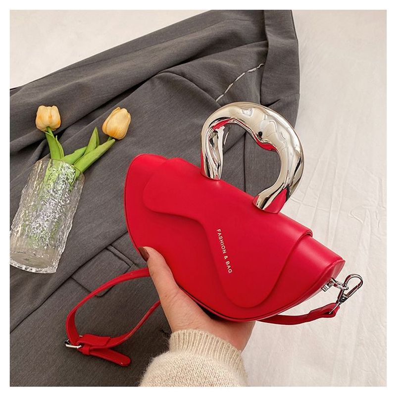 2024 Ny High Beauty og Small Market Design Sense Saddle Women's French Contract Crossbody Pendling Skulderveske_voghion.com