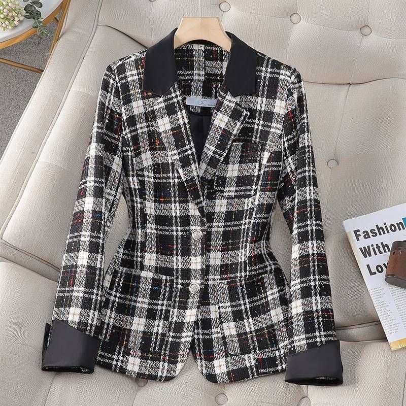 Damenbekleidung Schwarz-weiß karierter Tweed-Shorts-Modeduft-Stil kleiner Damenanzug_voghion.com