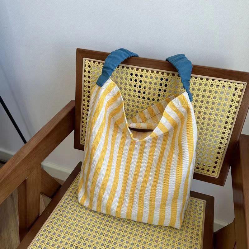 Sac à bandoulière en tricot de style coréen pour femmes, grande capacité, nouveauté été 2024, rayé, blocs de couleurs, artistique_voghion.com