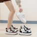 Scarpe alte per studentesse nella primavera del 2025, versatile suola spessa panda bianco e nero color block casual board_voghion.com