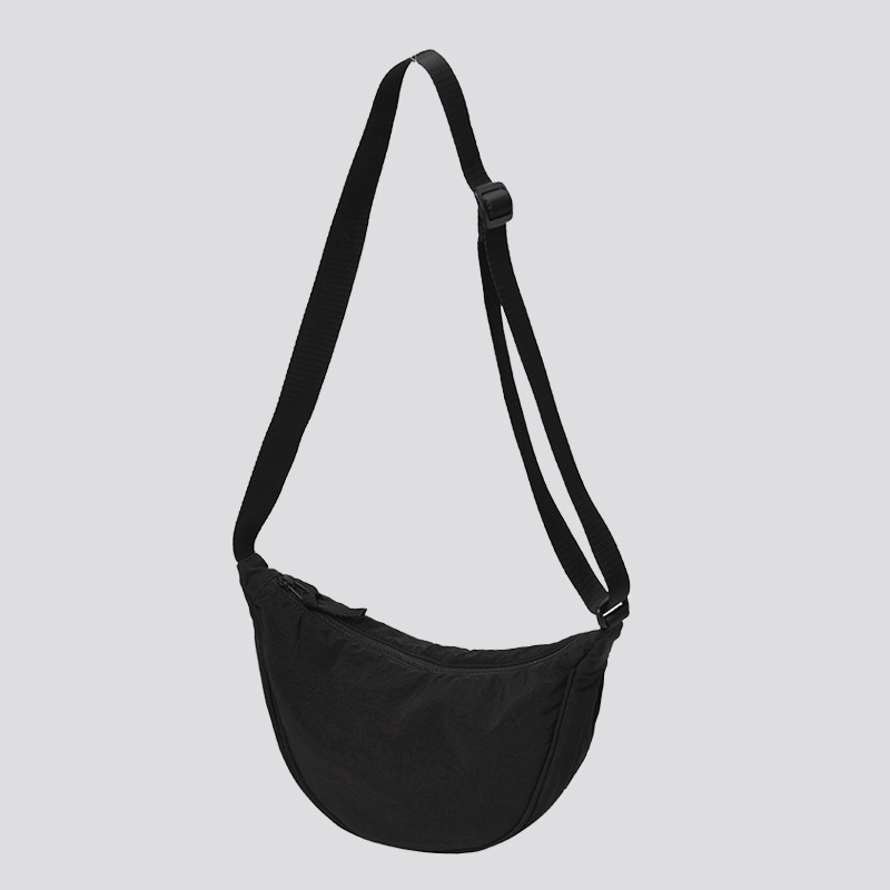 Ny dumplingväska i nylon Axelväska U Home Fitting Room Messenger-väska för kvinnor mode enkel matchande pendlingsväska i tyg_voghion.com