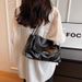 Bucket Bag 2025 Herbst Damen Crossbody Tragbare Schulter Weiches Leder Kleine Quadratische Tasche Modische Hundert Casual Täglich Einfache Pendler_voghion.com