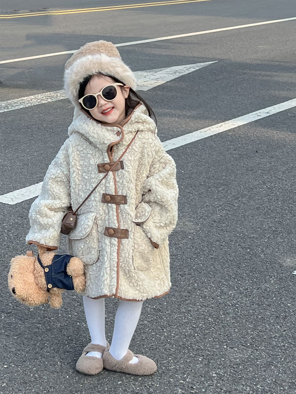 Boys' And Girls' Winter Soft Waxy Skin And Fleece Thickened Lamb Fur Buckle Hooded Medium Long Coat Warm Coat_voghion.com