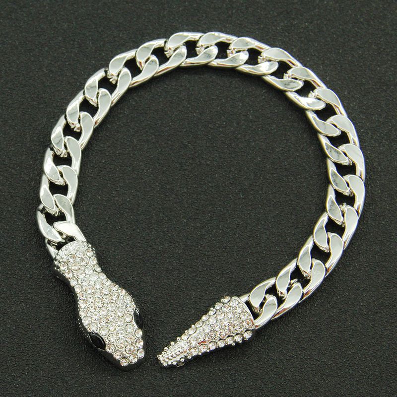 Collana con fibbia magnetica a forma di testa di serpente con diamanti, leggera e di lusso, corta, con catena cubana, design di nicchia, catena per clavicola, per donna_voghion.com