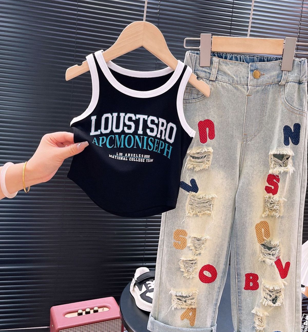 Mother & Kids 2024 spring and summer girls suits for middle and large children's fashion T-shirts with ripped letters embroidered jeans_voghion.com