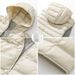 "Gilet leggero da donna slim fit in piuma d'oca, lunghezza media, con cappuccio, design laminato senza cuciture, color cachi/nero/beige"_voghion.com
