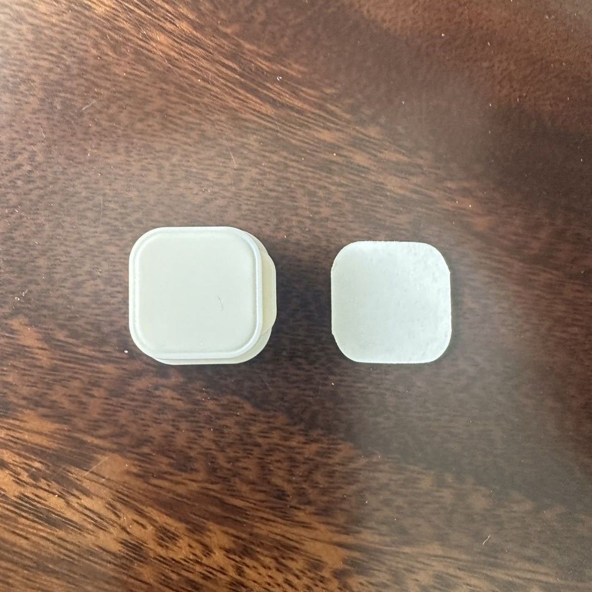 Magnetischer Kabel-Organizer – Kabelhalter zur Wand-/Schreibtischmontage für Telefonladegeräte, USB- und Stromkabel, Kabelmanagement-Clips mit starkem Klebstoff_voghion.com