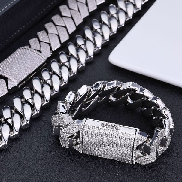 Set di collana e bracciale con catena a maglie cubane da 26 mm, stile hip hop, gioielli in oro e argento con zirconi di lusso leggeri, per outfit alla moda._voghion.com