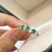 Live New Niche Design Emerald Row Diamond für Frauen, Leichter Luxus High-End Frischer Vielseitiger Ring_voghion.com
