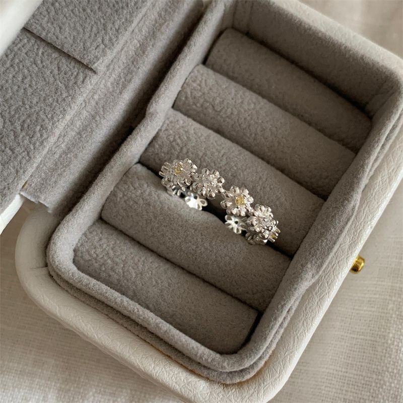Zircon Small Flower For Women, Niche Design, Simple And Elegant, Light Luxury Ring, Fashionable High-end Feel, Open_voghion.com