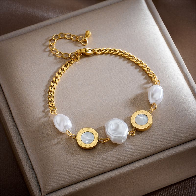 Fashionable high-end niche retro temperament simple double-layered chain pearl round pentagram five-pointed star butterfly bracelet_voghion.com