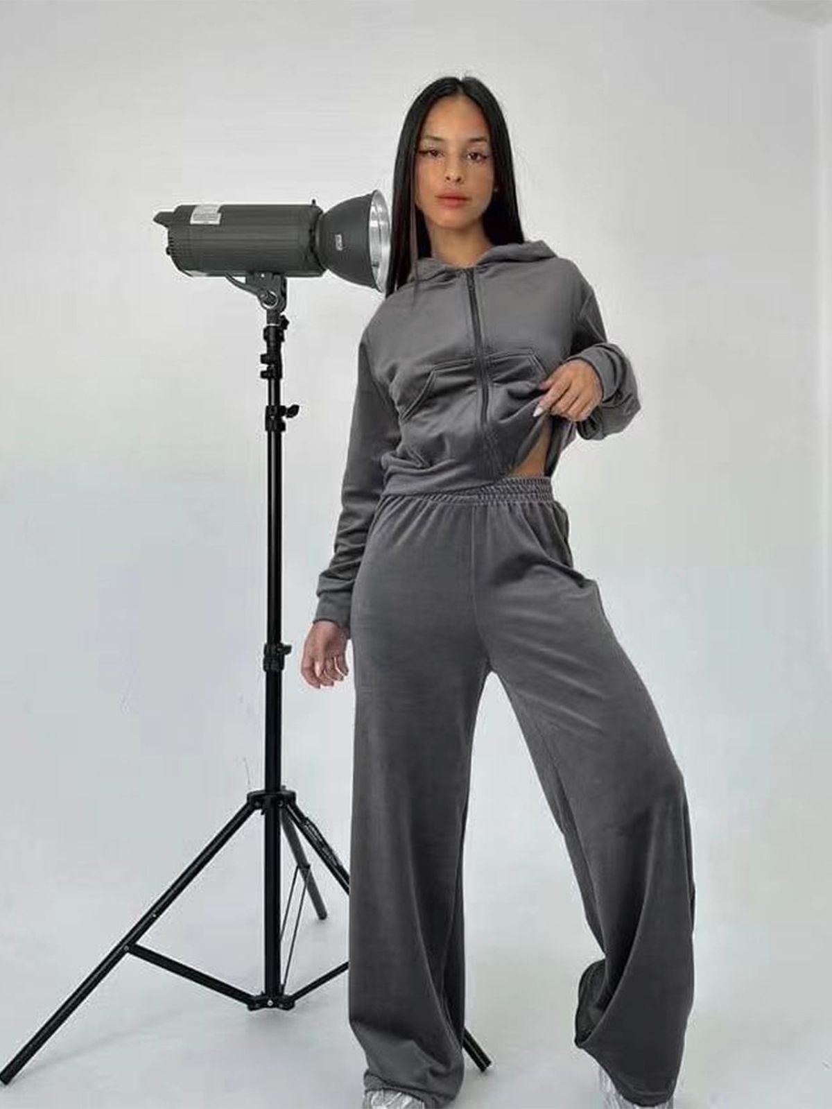 Damenbekleidung Frühling und Herbst Samt Lässig Einfarbig Langarm Reißverschluss Tasche Kapuzenoberteil Elastischer Taillenanzug_voghion.com