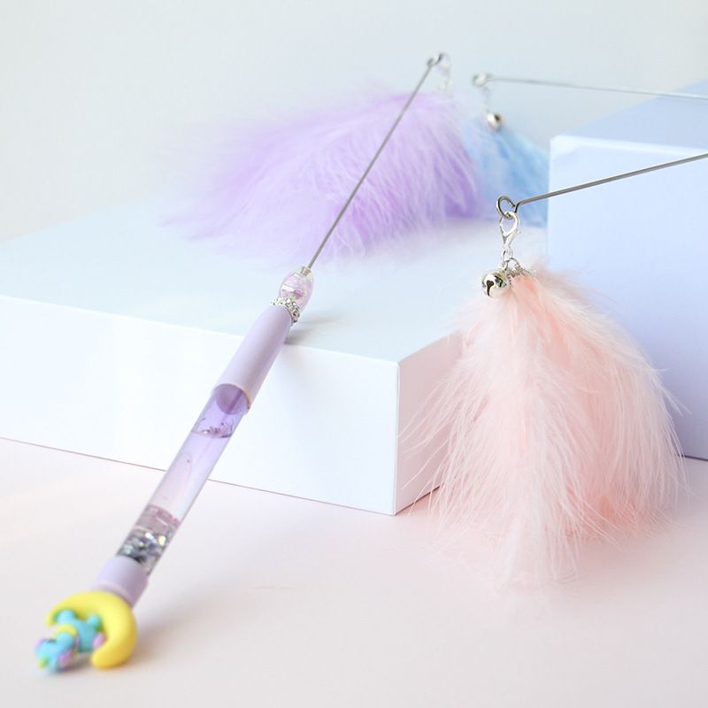 Cheval en bois de dessin animé avec poignée en forme de lune et perles colorées, baguette magique à plumes, jouet pour chat et animal de compagnie_voghion.com