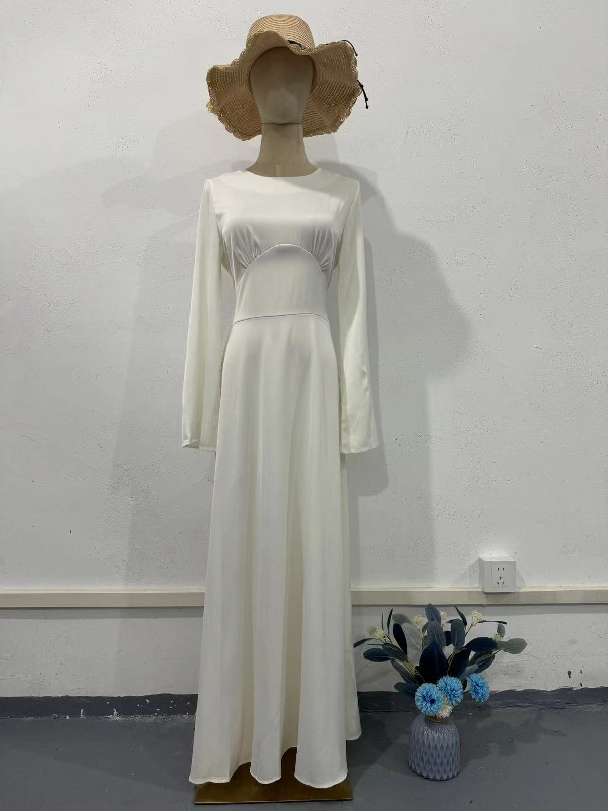 Nouvelle robe longue à manches longues de couleur unie avec ceinture cintrée pour un effet amincissant, robe élégante pour femme sans chapeau_voghion.com