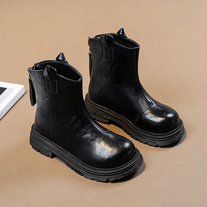 2025 Frühling und Herbst Neue weiche Sohle rutschfeste schwarze Martin für Mädchen im britischen Stil Mid-Calf Princess Modische Winter_voghion.com