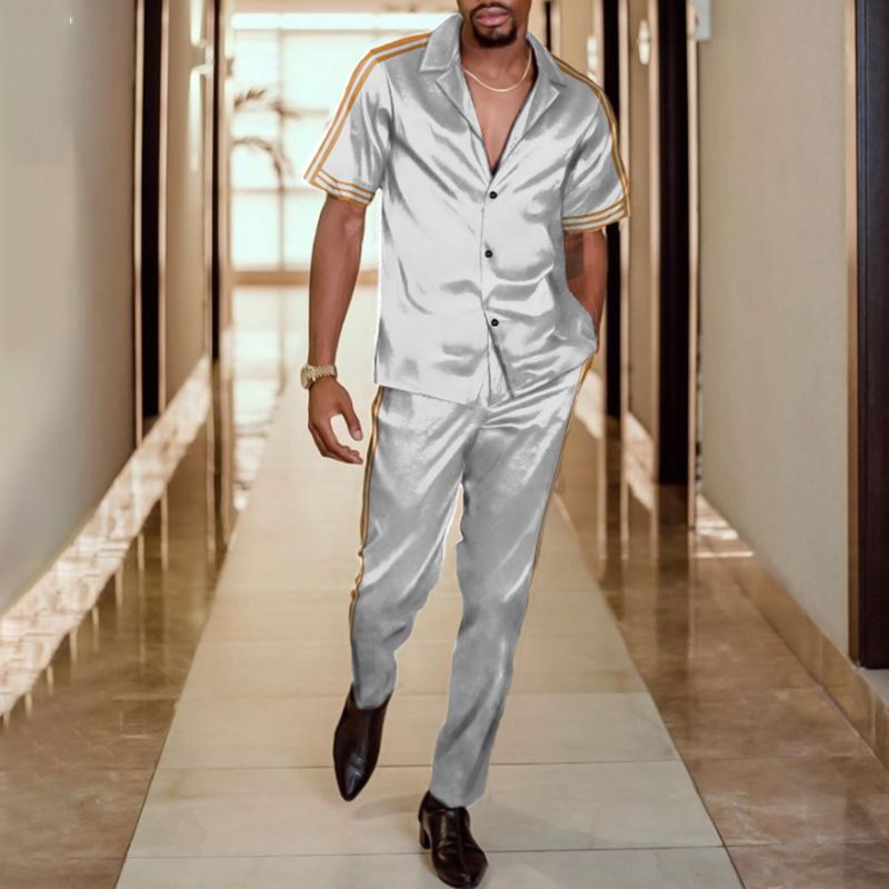 Completo estivo da uomo a maniche corte in tessuto perlato: elegante e traspirante completo in due pezzi per occasioni casual e semi-formali_voghion.com