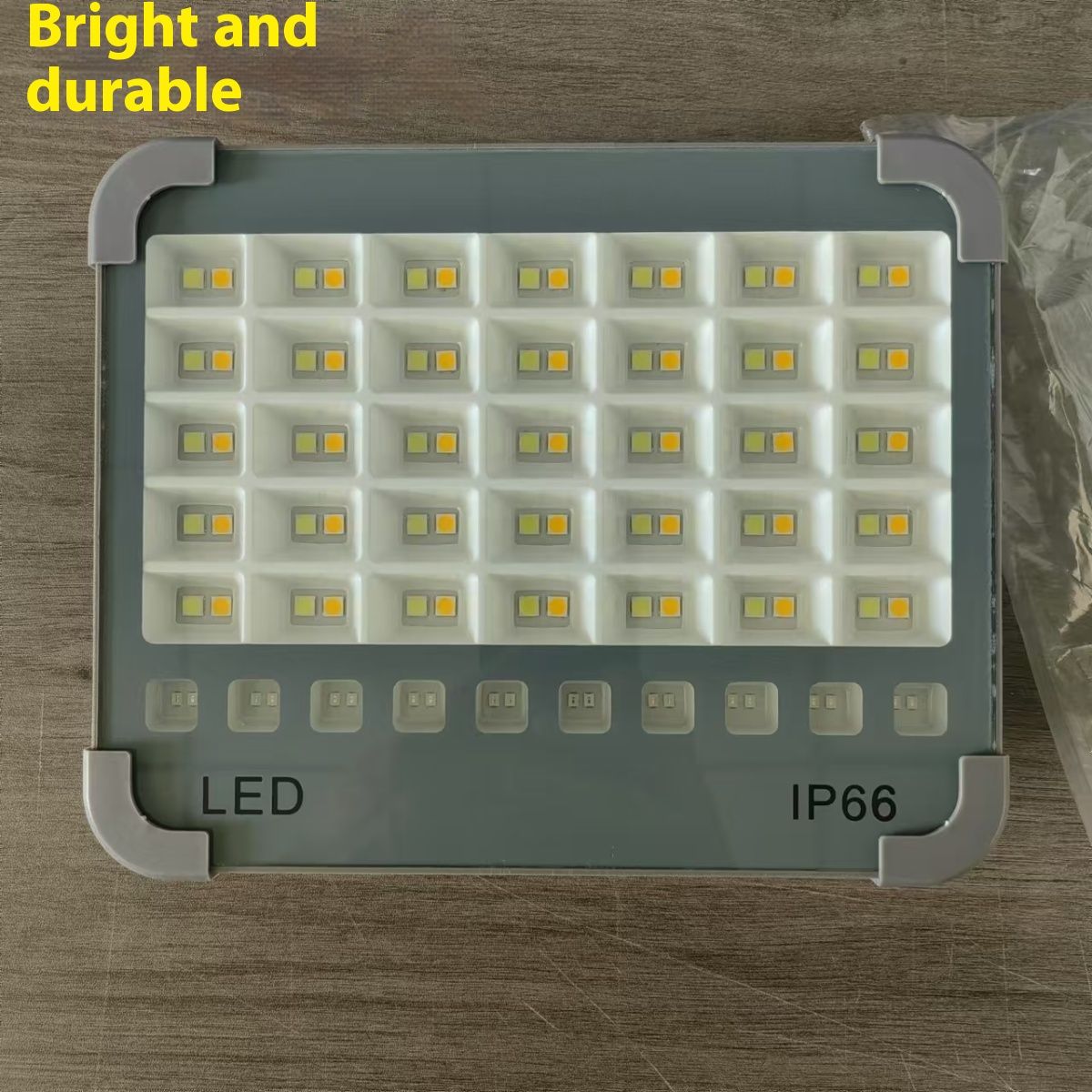 Neue superhelle LED-Solar-Stallbeleuchtungslampe für den Nachtmarkt mit doppeltem Verwendungszweck und Automontage für den Außenbereich_voghion.com