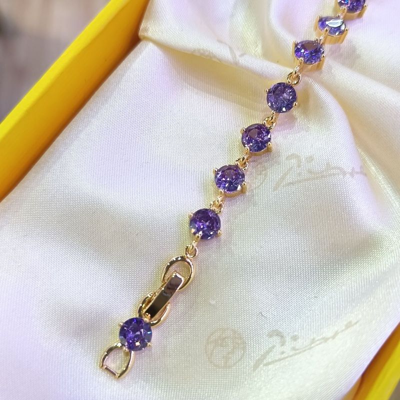 Nell'anno dell'energia viene dall'Oriente. Bracciale in zircone con design di alta qualità, generoso e alla moda, semplice serpente, E_voghion.com