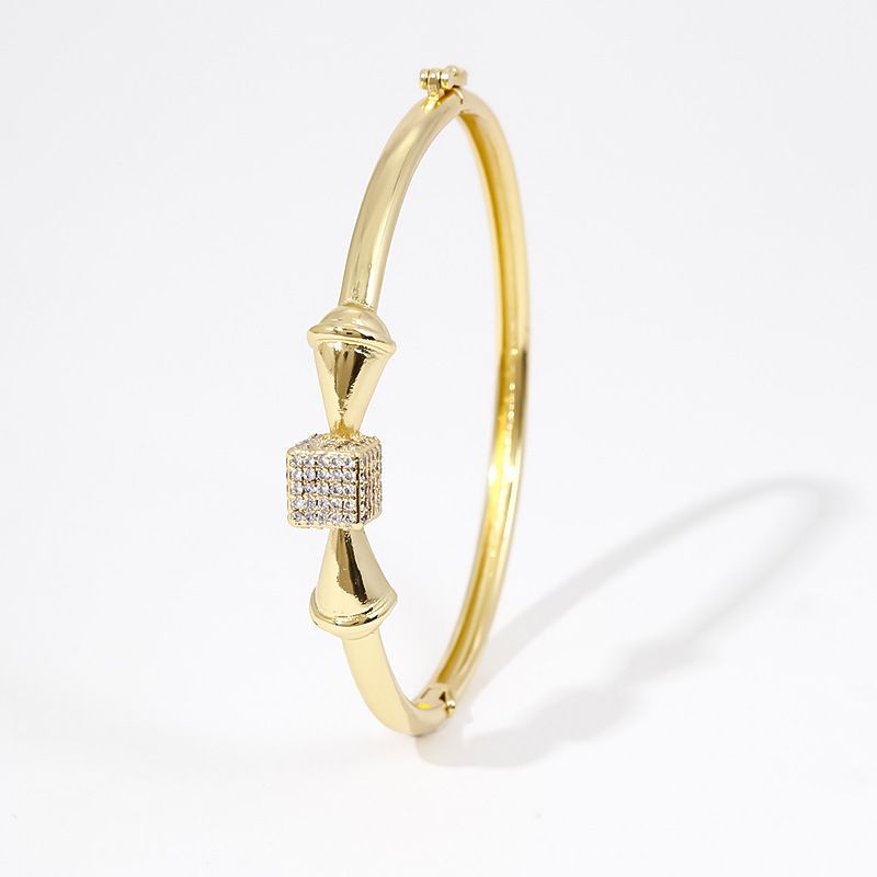 New personalized exaggerated zircon small square nails geometric design sense niche fashion women's bracelet_voghion.com