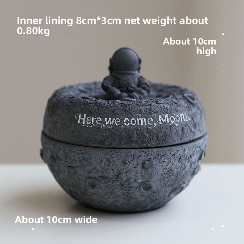 Nordic INS Style Creative Personality Trend Anti-ash Astronaut Ashtray With Lid For Girls Living Room Home Fashion_voghion.com