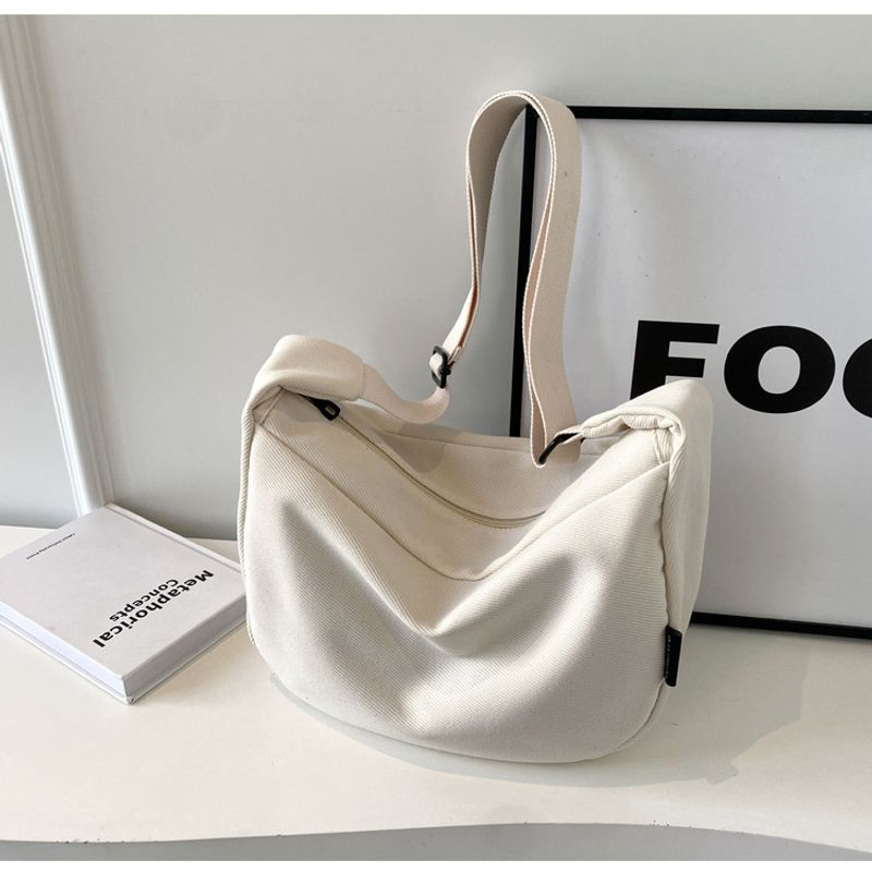 Borsa a tracolla grande e capiente, elegante e semplice, da donna, in tinta unita, versatile, anti-schizzi, da pendolare_voghion.com