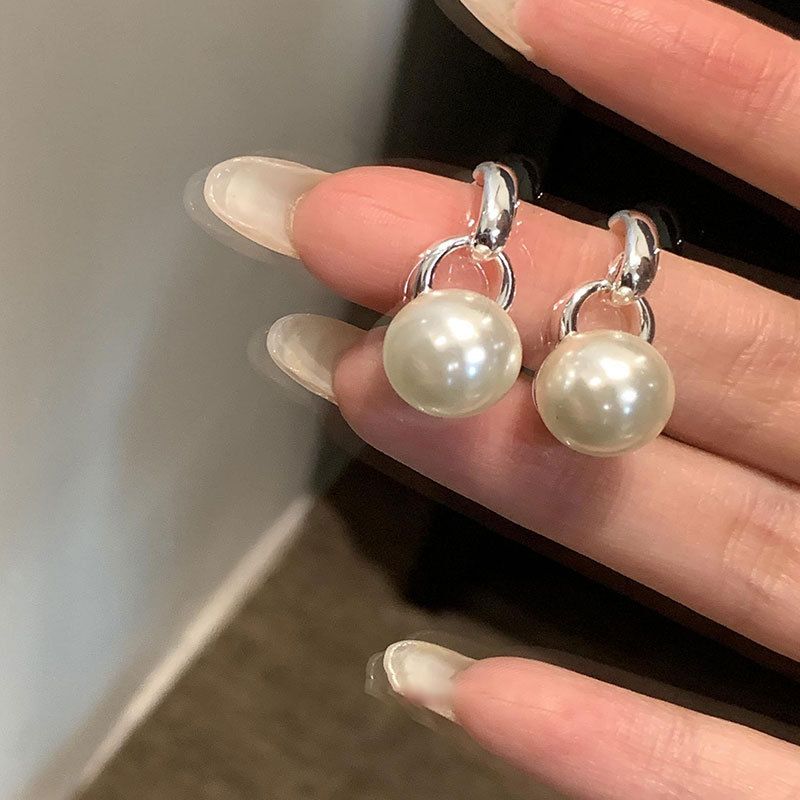 Ouyang Nana Style Pearl For Women, Light Luxury, High-End Feel, Simple Elegant, Whitening Effect, Versatile Earrings And_voghion.com