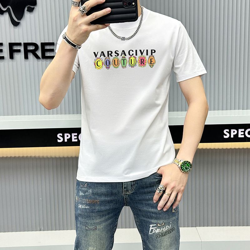 Une pièce de l'usine source est envoyée au nom du nouveau t-shirt à manches courtes pour hommes à estampage à chaud, polyvalent et respirant, col rond, été 2024_voghion.com