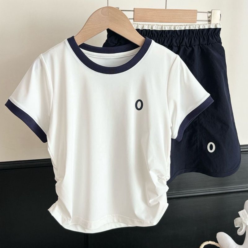 Nuovo set estivo da bambina con top a maniche corte e gonna, elegante, alla moda, sportivo e casual, in due pezzi, per bambine più grandi_voghion.com