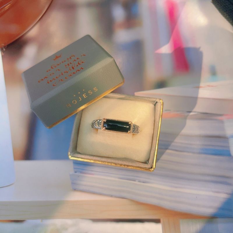 Akado Niche High-End-Ring Blattschnitzerei Rechteckig Natürlicher Schwarzer Achat Silber Vergoldet_voghion.com