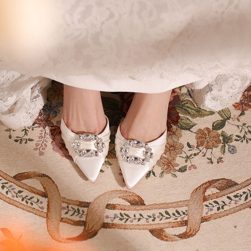 High Heel Sandalen Hochzeitsbankett 2024 Baotou Water Diamond Slim Heels Vielseitige spitze Einzelschuhe_voghion.com