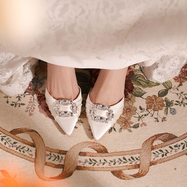 High Heel Sandalen Hochzeitsbankett 2024 Baotou Water Diamond Slim Heels Vielseitige spitze Einzelschuhe_voghion.com