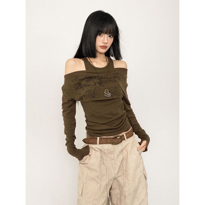 Camiseta de manga larga con hombros descubiertos y estampado estilo americano para mujer, ideal para otoño. Diseño ajustado que estiliza la figura._voghion.com