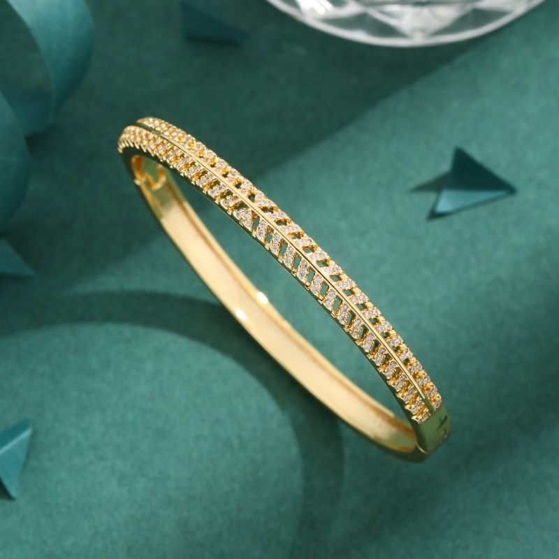 Nuovo design di alta gamma, versatile, simmetrico, con intarsi cavi di diamanti, per le donne_voghion.com