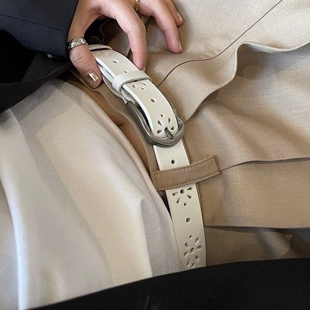 Instagram's same hollow white is fashionable, personalized, simple, versatile. Needle buckle belt, skirt and pants_voghion.com