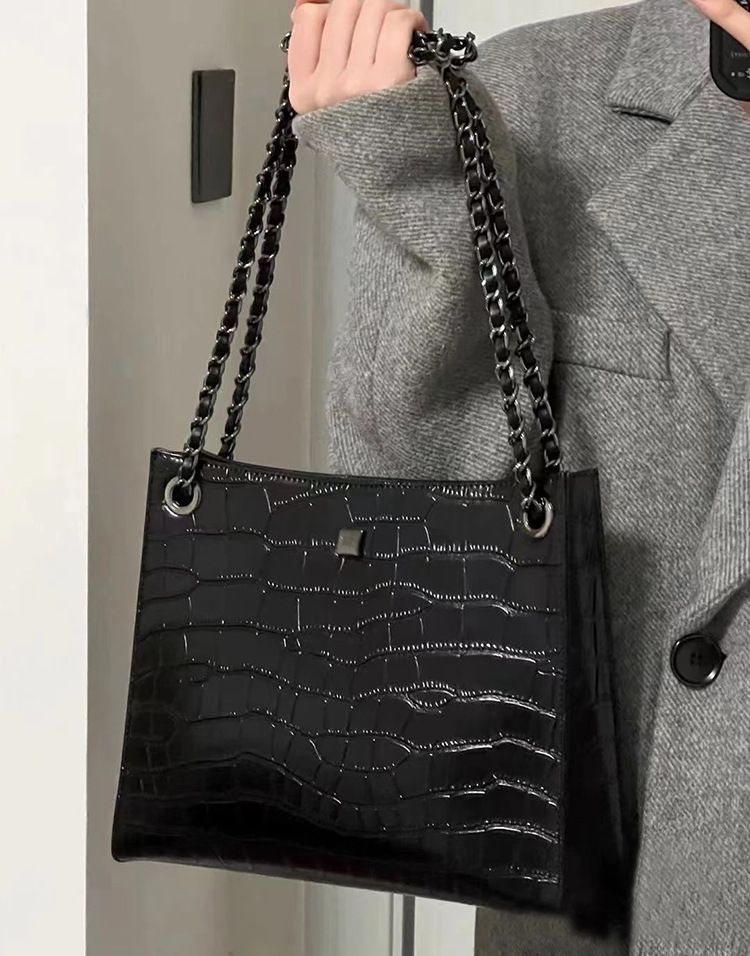 Square Wanderer Spring Summer New Crocodile Pattern High-End Elegant Single Shoulder Double Chain Crossbody Women's Bag_voghion.com