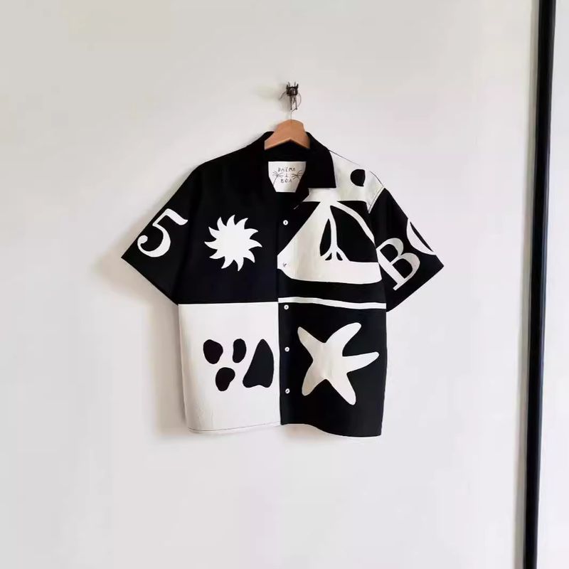 2025 Printemps/été Nouveau À La Mode Maison Loisirs Motif Géométrique Bouton Conception Col Haut Chemise Haute Hemden für Männer_voghion.com