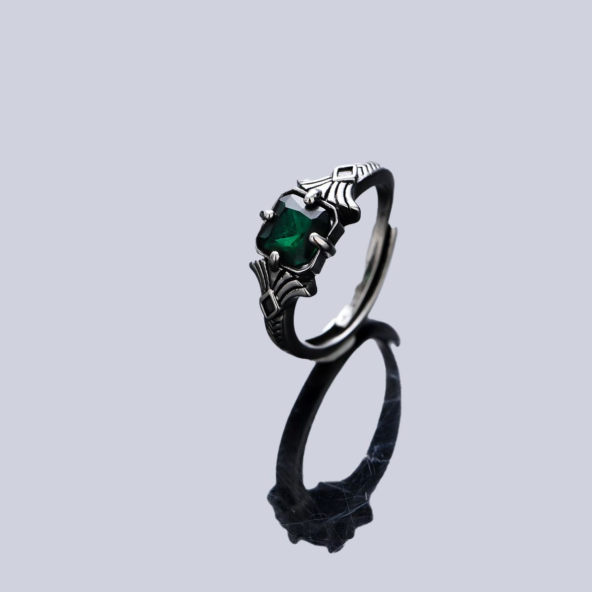 Anello da uomo con zircone verde, con un tocco di lusso personalizzato e leggero, versatile e alla moda per le donne, design di nicchia e_voghion.com