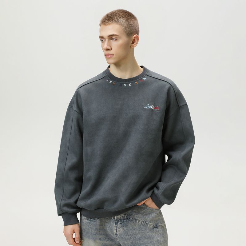 Sweat-shirt ras du cou brodé en daim – Pull rétro à empiècements structurés (S-XXXL, 96 % polyester/4 % élasthanne, 380 g/m²)_voghion.com