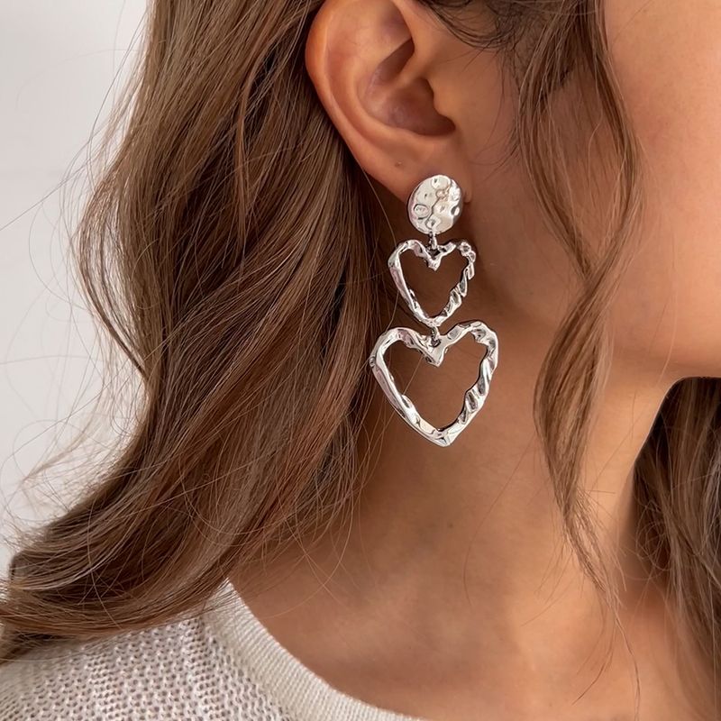 Minimalist Pleated Patchwork Heart Pendant Metal Geometric Cool Style Creative Casual Earrings For Women_voghion.com