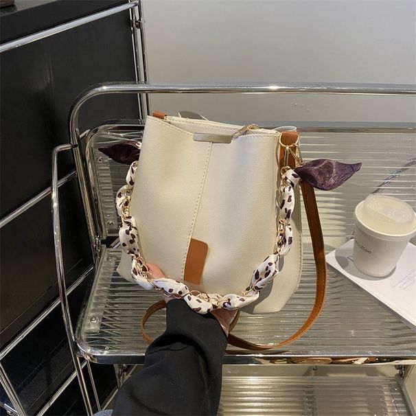 Modesch Eemer mat héijer Kapazitéit am Joer 2024, nei Kettenhandheld Schëllertasch mat Nischdesign, Crossbody-Tasch fir Fraen_voghion.com