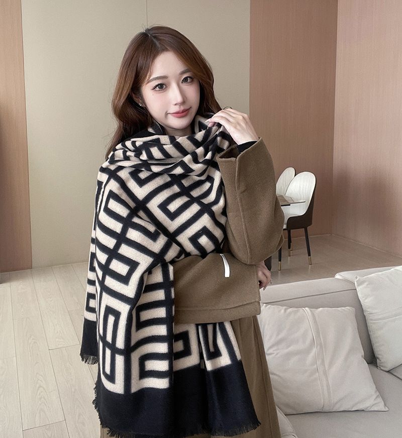 2024 autumn and winter new cashmere versatile shawl Korean version high-end thickened warm couple scarf_voghion.com