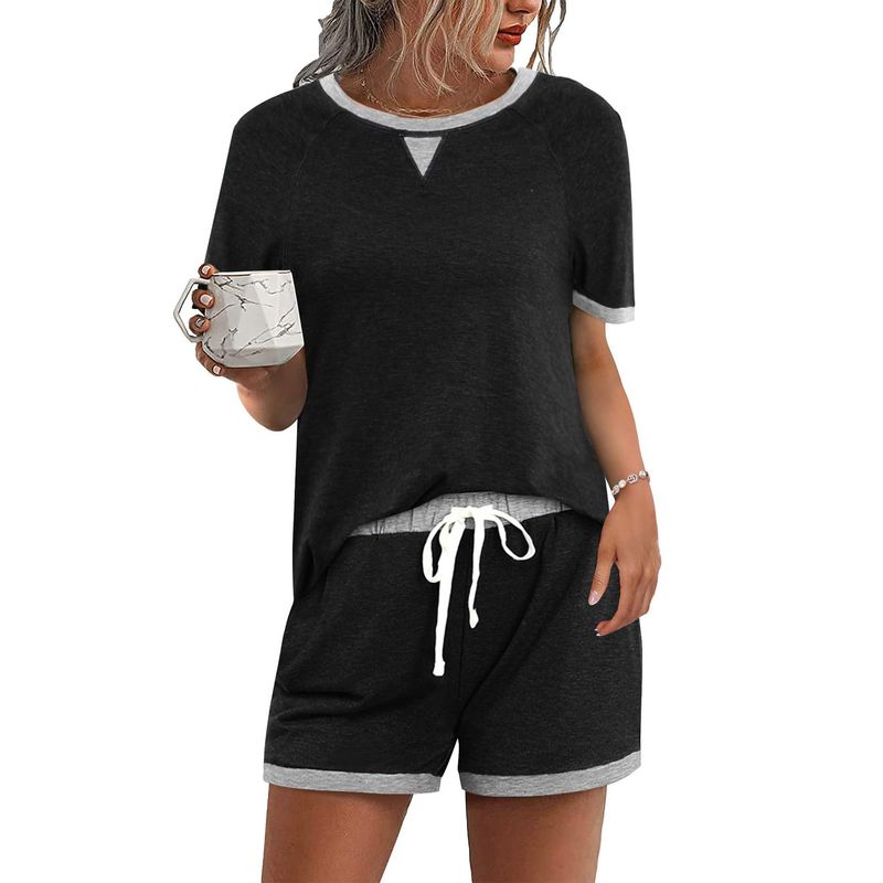 Set da due pezzi di pantaloncini e maglietta, comodi e casual, abbinati ai colori, da donna_voghion.com