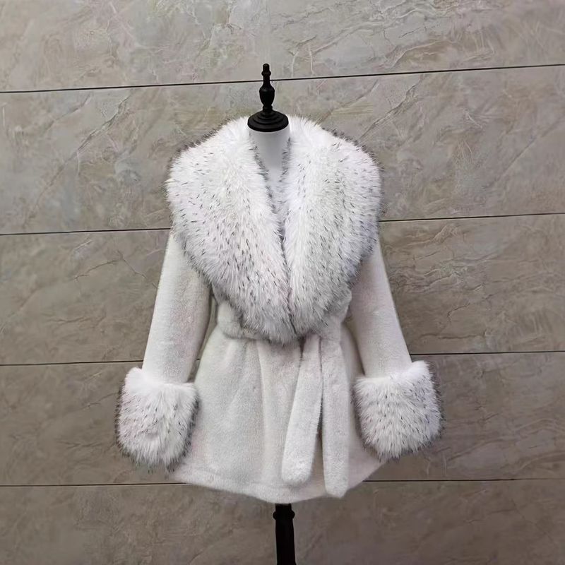 Cappotto invernale di lusso in pelliccia sintetica – Cappotto di media lunghezza ispirato al visone dorato con maniche a campana oversize (taglia unica per un peso fino a 63 kg, classico bianco/nero/moka)_voghion.com