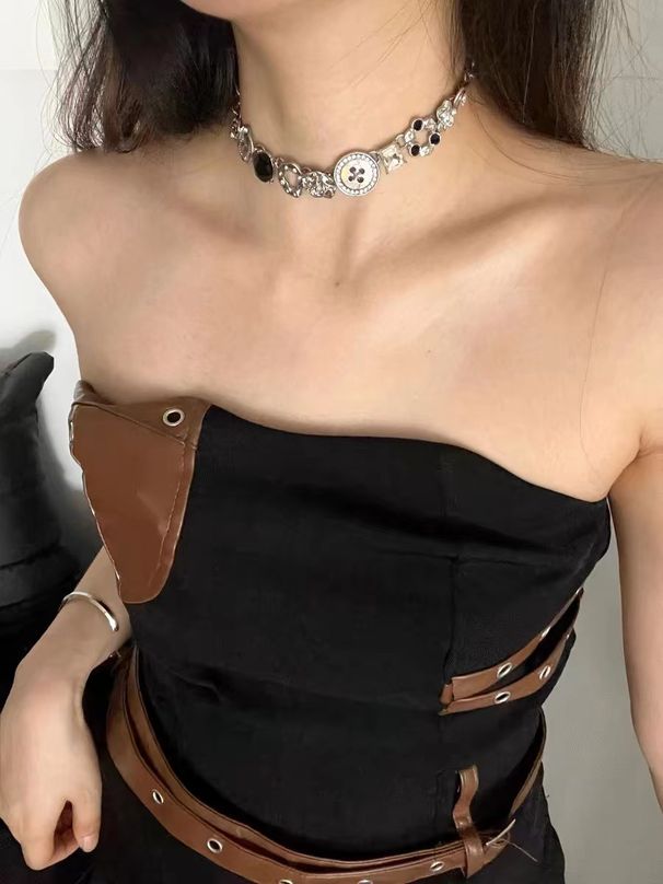 Collana con bottone bianco in stile Y2k, dolce e fresco, design retrò di nicchia, catena per clavicola squisita, leggera e di lusso, catena da collo Tide_voghion.com