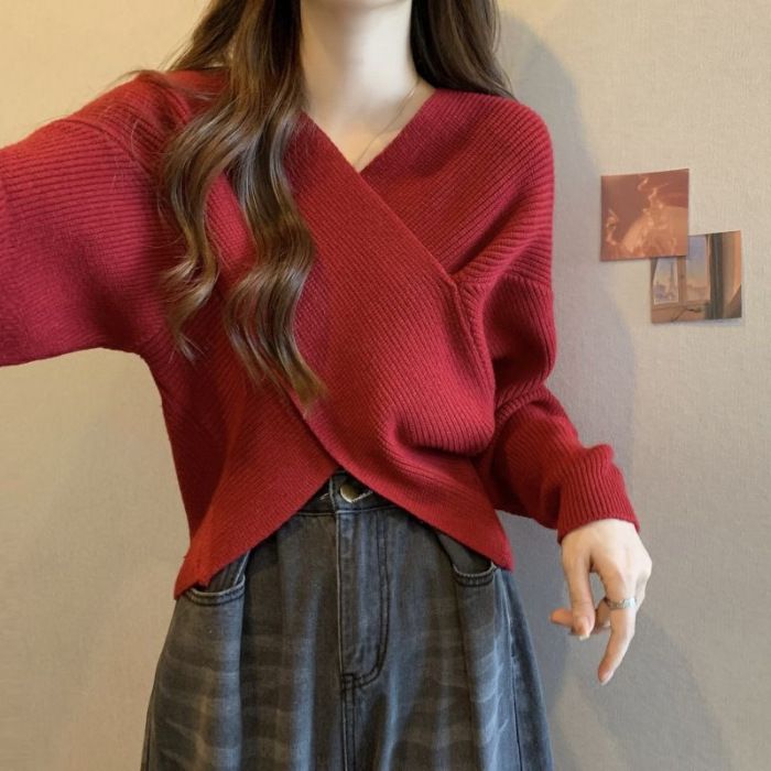 Cross design sense, V-neck red women's autumn and winter lazy style, interior matching, base knit sweater, Christmas new_voghion.com