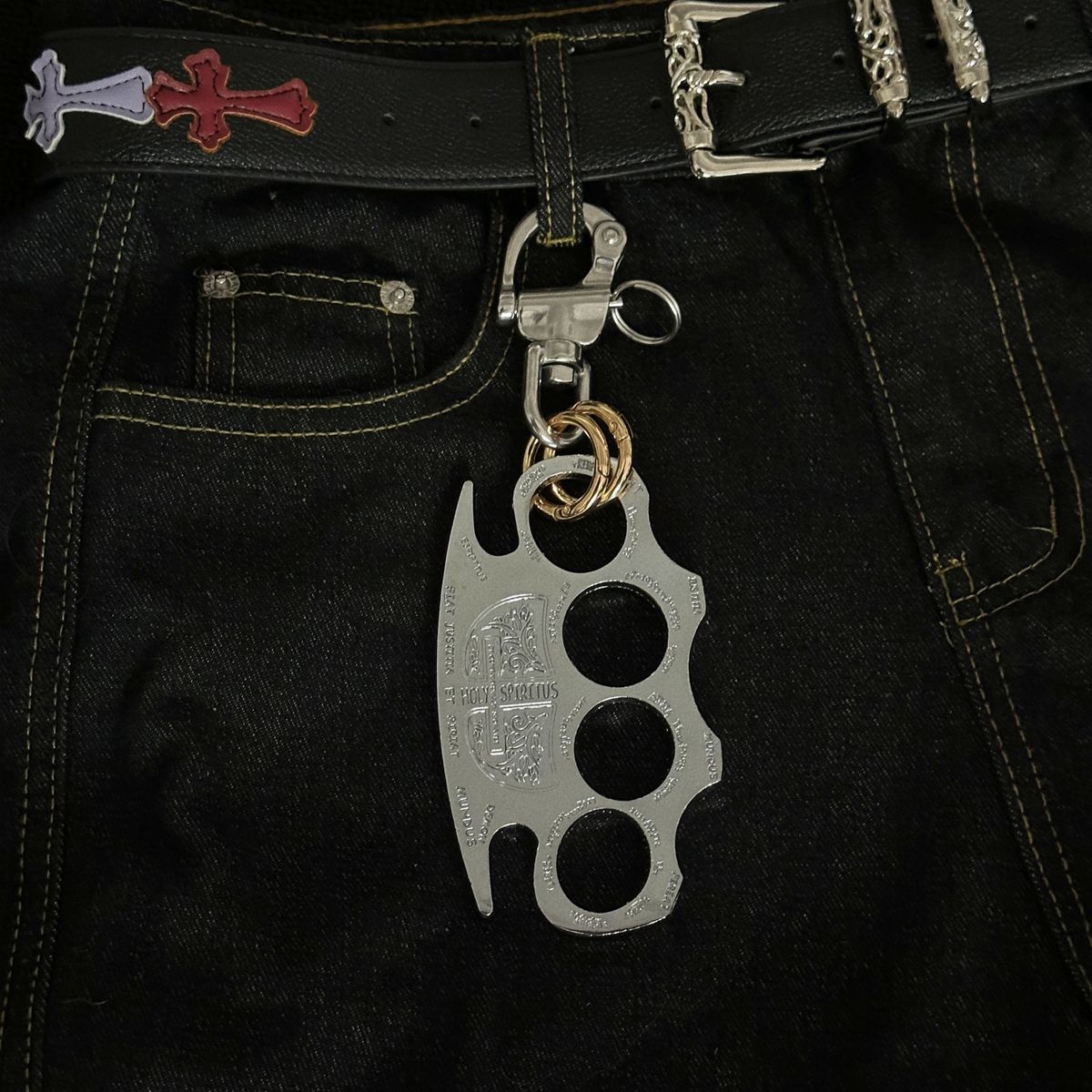 Portachiavi con ciondolo a forma di nocca in ottone resistente di alta qualità, stile Cleanfit originale Ainworth, con bordo incrociato_voghion.com