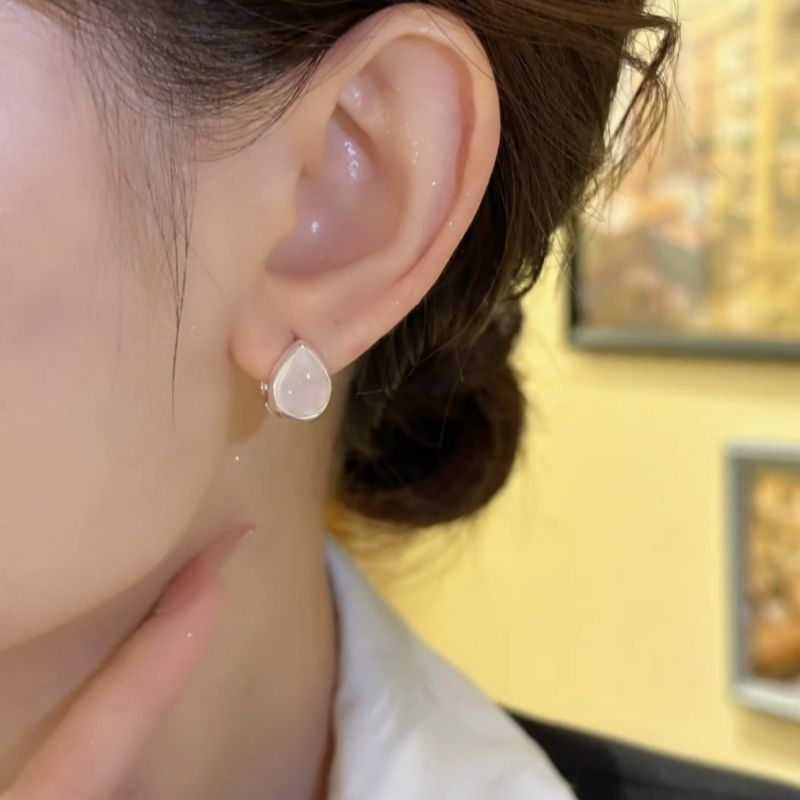 Design minimalista Ins Style Argento Double Sided Water Drop Ear Buckle 2024 Nuovi orecchini di lusso piccoli e medi e_voghion.com
