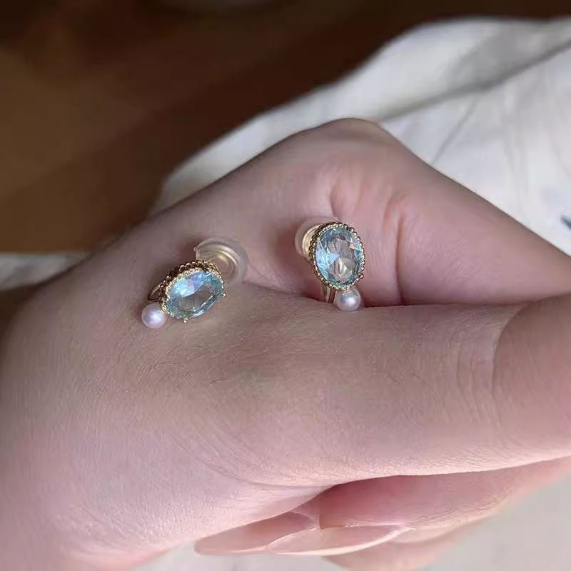 High-Value Versatile Elegant New French Pearl Non-Pierced Mosquito Coil Clip-On Light Luxury Sense Stud Earrings_voghion.com